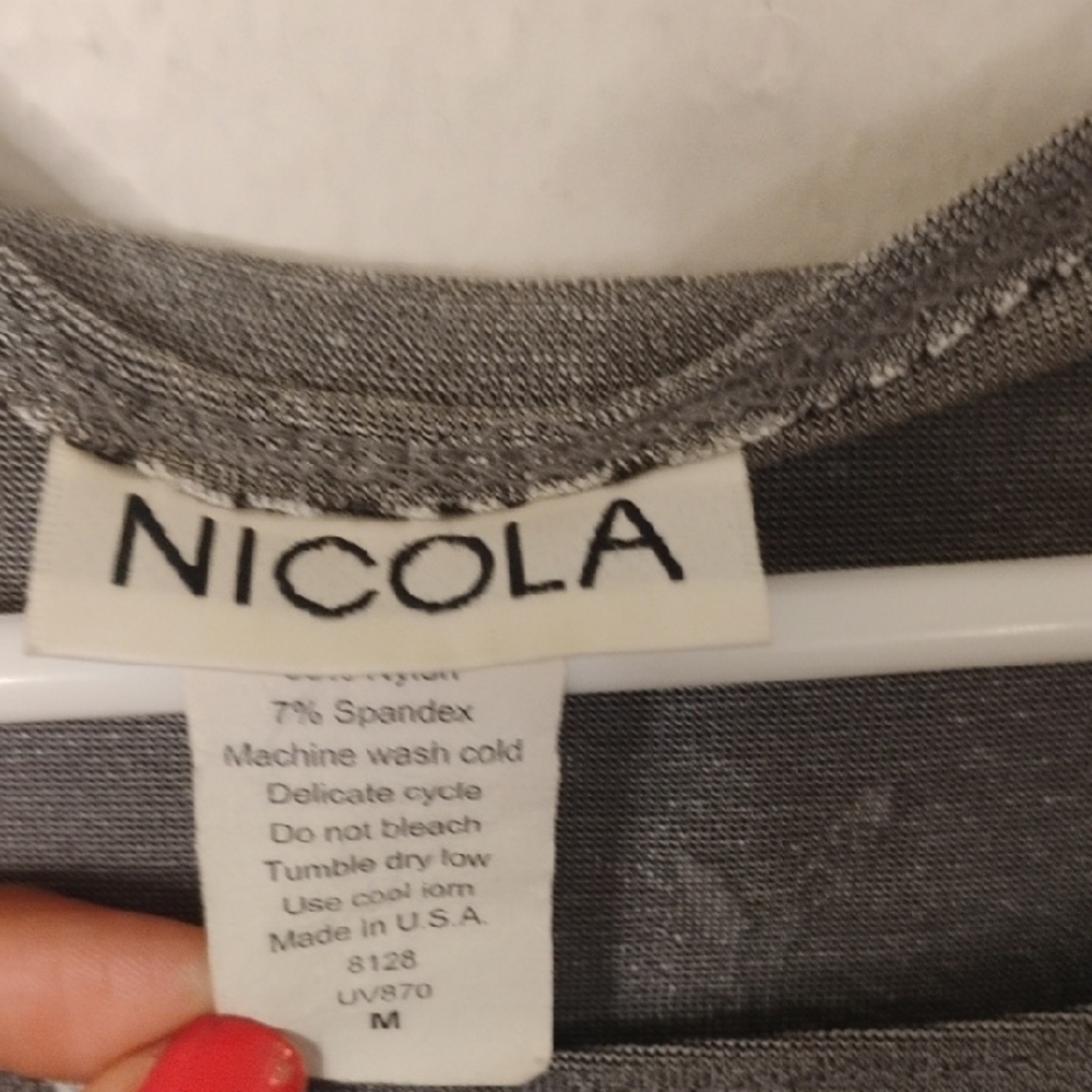 NICOLA Gray Short-Sleeve Floral  Top - Picture 3 of 6